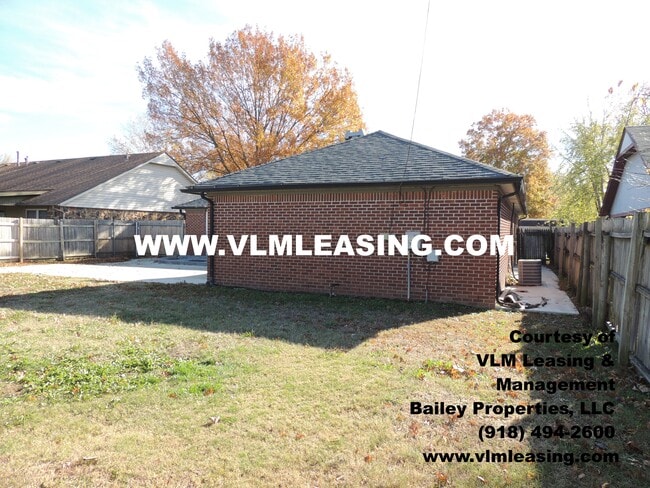 Photo - 404 W Vicksburg St