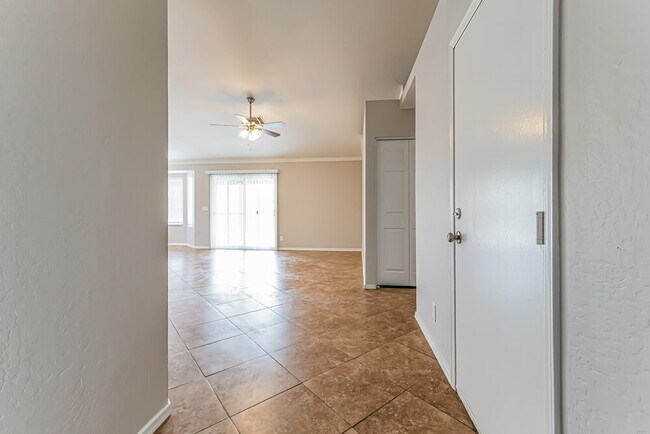 Photo - 986 S Wanda Dr