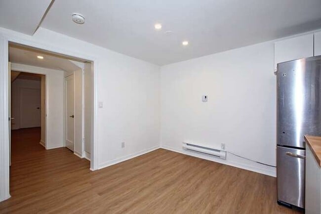Photo - High Park- SPACIOUS Renovated 2/3 Bdr or Den /1Bath $3290/mth incl. Utilities Unit 4