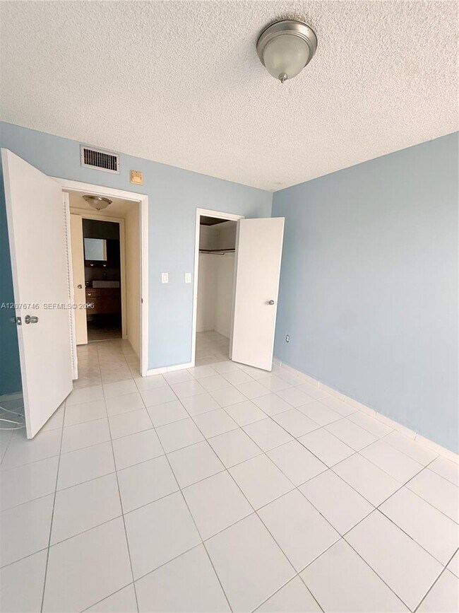 Photo - 17560 Atlantic Blvd Unit 503
