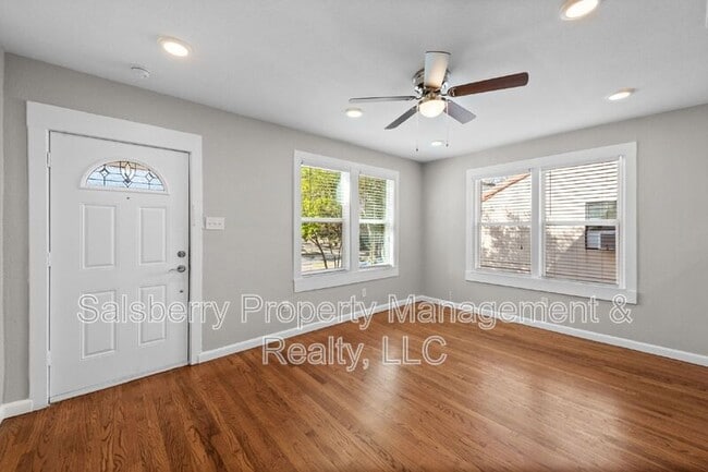 Photo - 3772 W 6th St