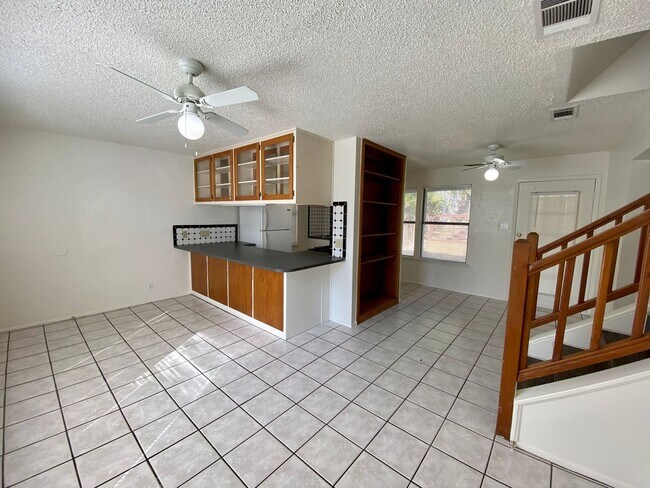 Photo - 30th-407 E Unit B