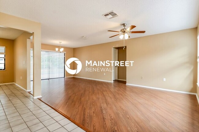 Photo - 3 Bedroom Pet-Friendly Home in Spring Hill, FL with Main Street Renewal