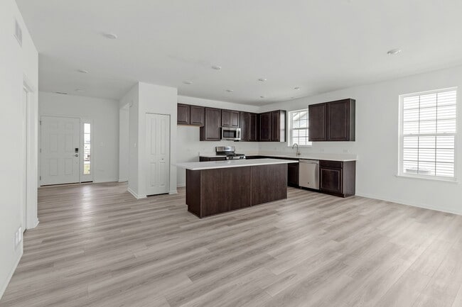 Photo - 11067 Thomas St