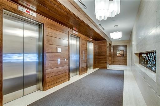 Elevadores - Twelve Twelve