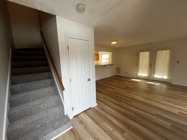 Building Photo - 1016-2 Ancestry Drive- No Pets- Two Weeks Free On Your First Full Month's Rent