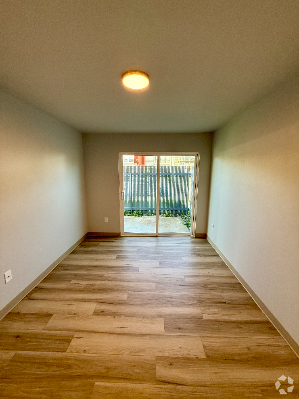 Building Photo - 1725 SW Barton St Unit 105 Rental
