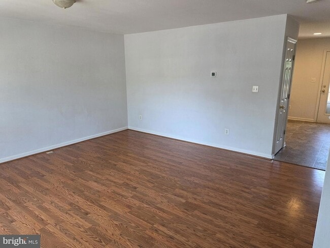 Photo - 404 Pendleton Ln