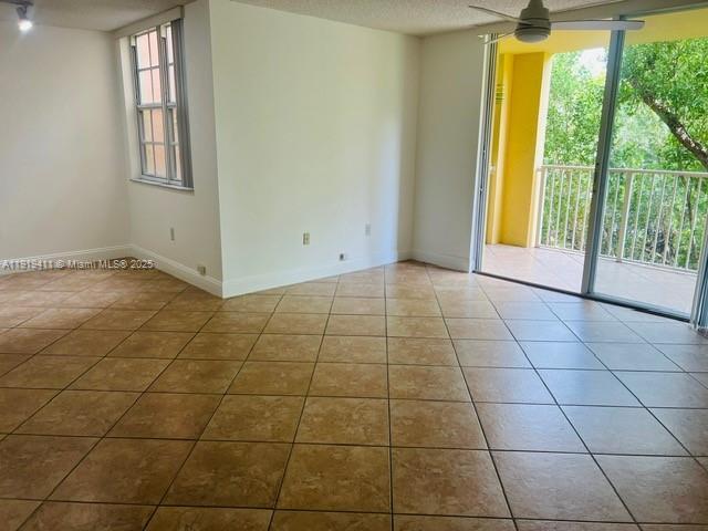 Building Photo - 19601 E Country Club Dr Unit 7204