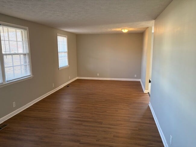 Photo - 8725 Diane St