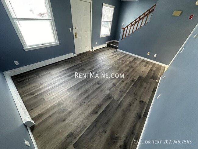 Photo - 114 Main Rd S Unit Apt E