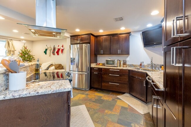 Photo - Spacious 4 Bedroom 3 Bath Home