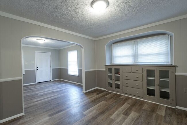 Photo - 1419 W 22nd St