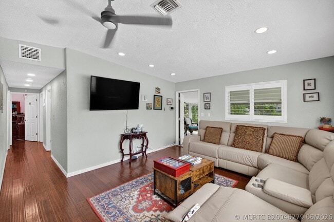 300 SW 25th Ave