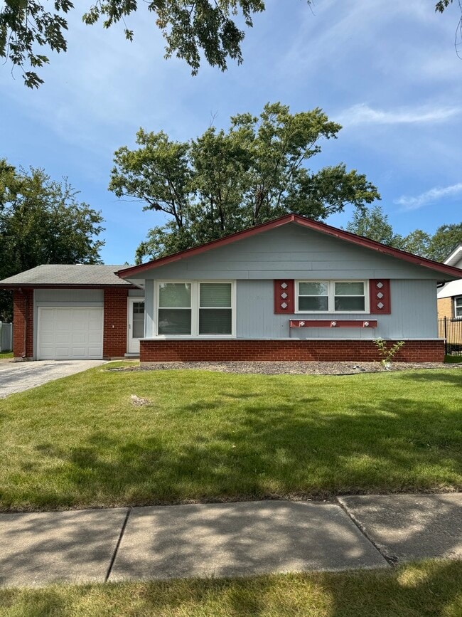 Building Photo - 17206 Elm Dr Rental