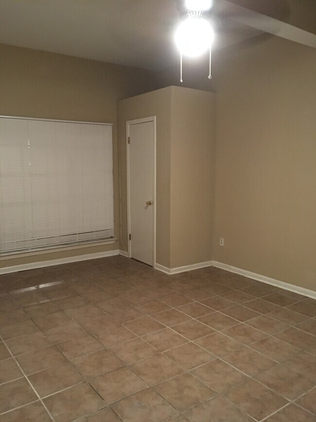 111 Madere Ln