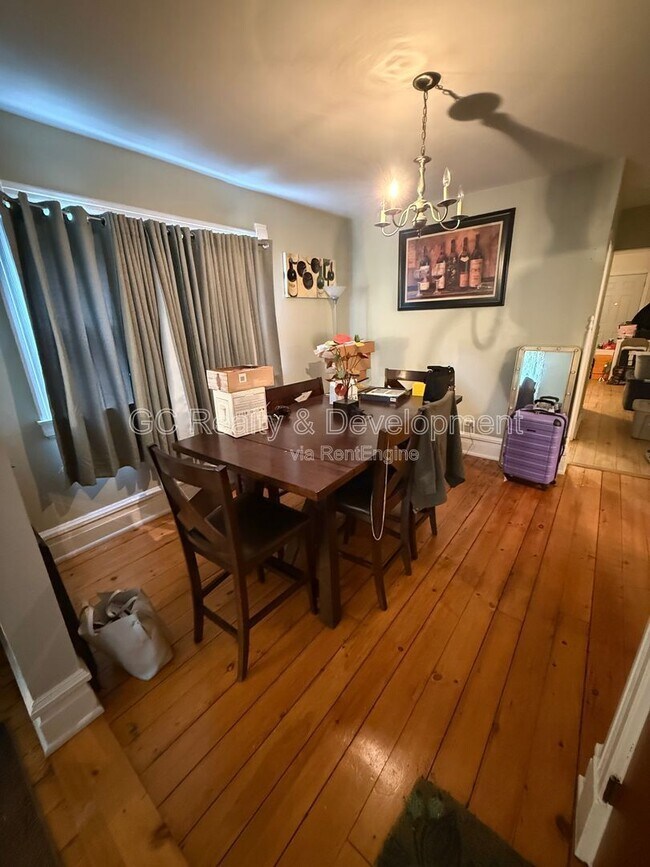 Photo - 111 Des Plaines Ave Unit B