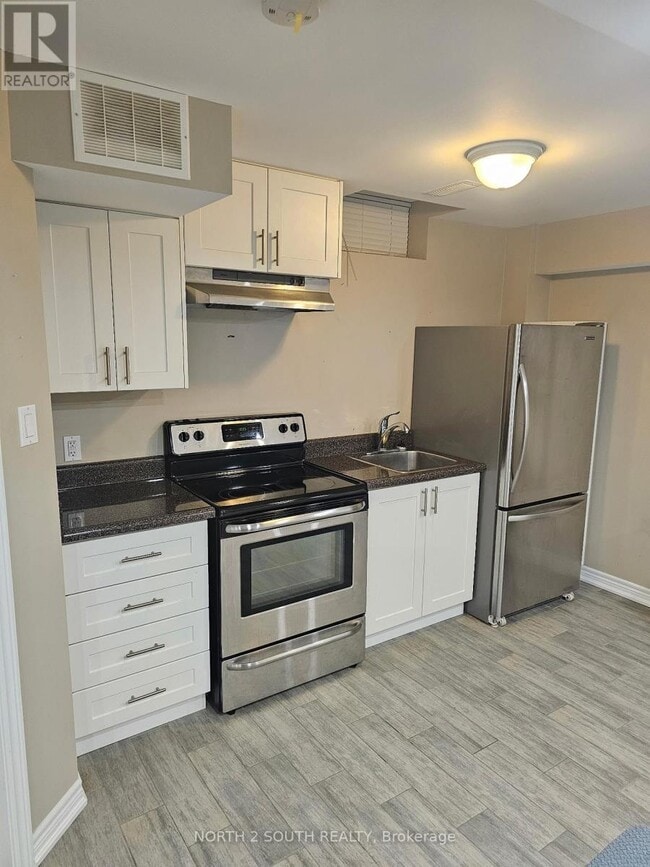 Photo - 23 Vanwood Crescent