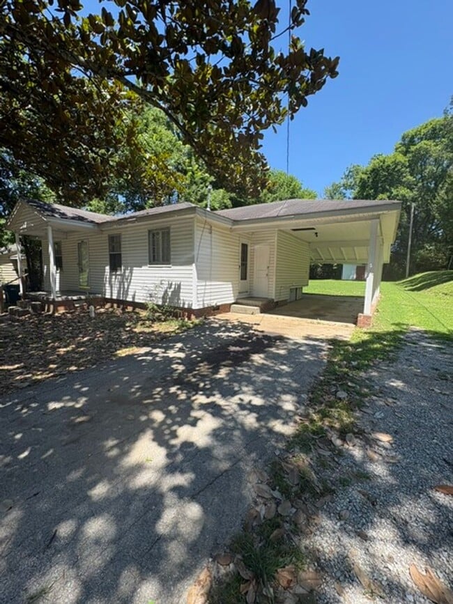 Photo - Renovated 2 Bedroom 1 Bath Home for Rent!!