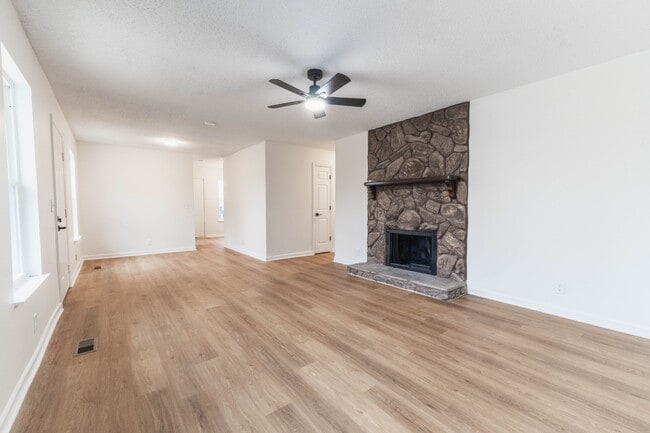 Photo - 1805 Meadow Cliff Dr