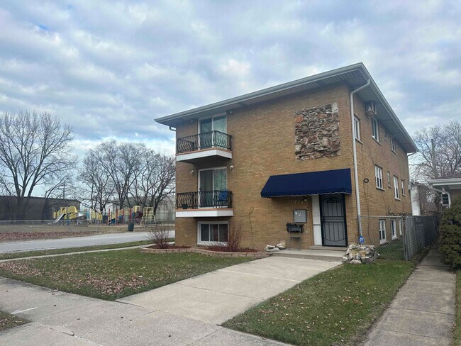 Photo - 371 Mackinaw Ave Apartment Unit 3
