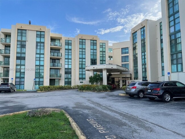 Building Photo - 2055 SW 122nd Ave Unit 305