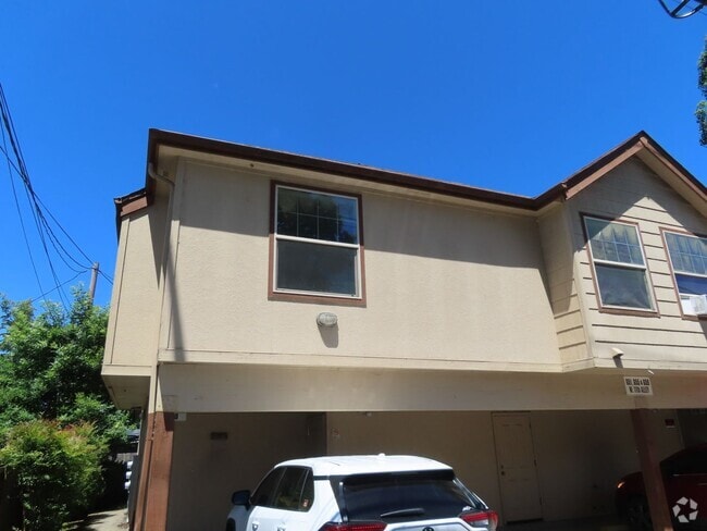 Building Photo - 659w11th - FH Unit 659 Rental