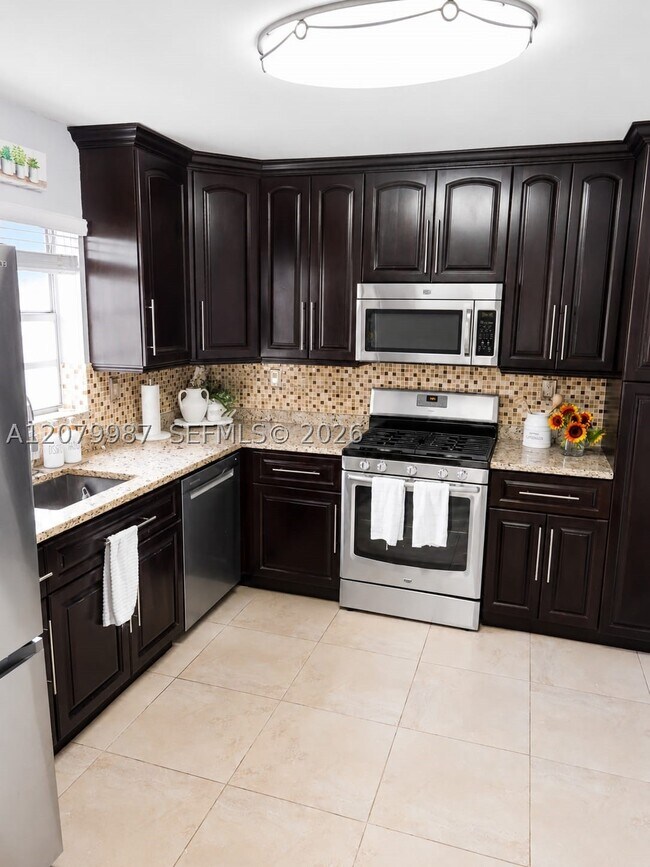Photo - 8320 SW 154th Ave