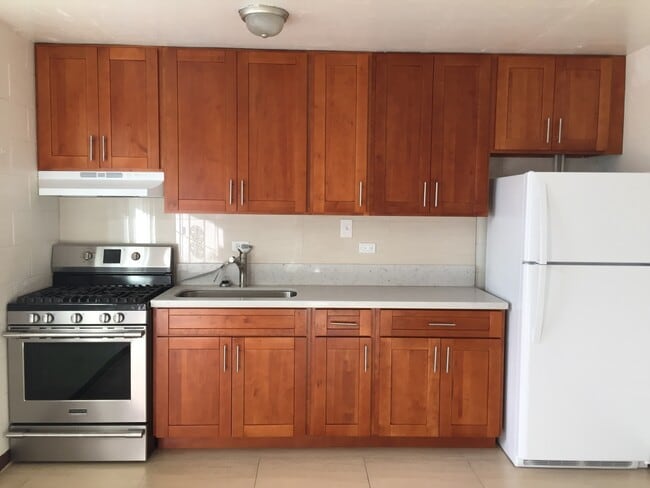 Building Photo - 1 Bed, 1 Bath Apartment in Waikiki Unit 9