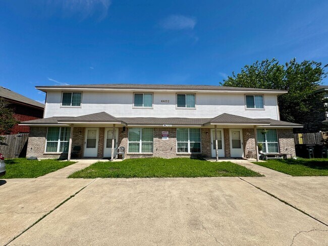 Building Photo - 4402 Jeff Scott Dr Rental