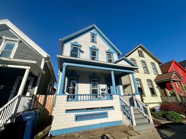 Photo - 42 Elmwood Ave Unidad UPPER