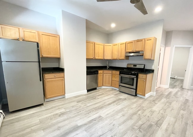 Photo - 274 Bolton St Condo Unit Bolton St