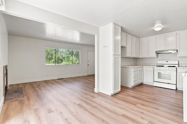 Photo - 224 Green Meadow Dr