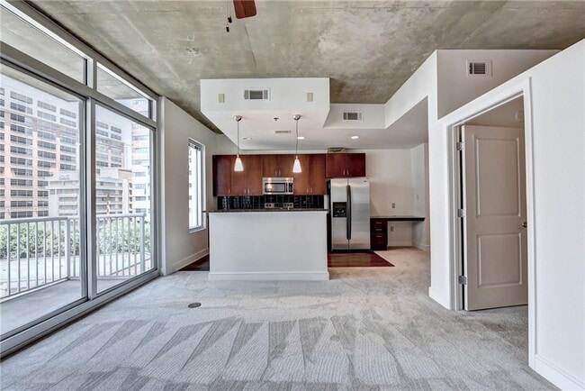 Photo - 44 Peachtree Pl NE Unidad 828