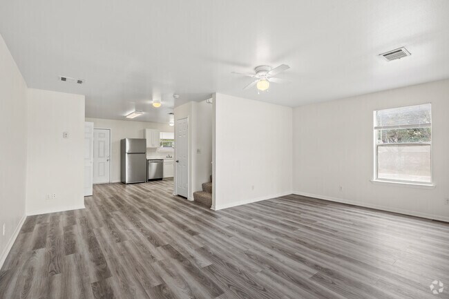 3BR, 2BA - 1,292SF - Living