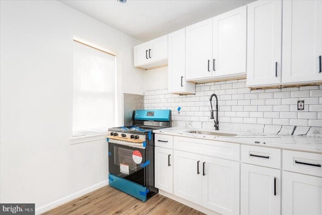 Photo - 1715 W Lexington St