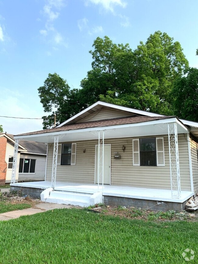 Building Photo - 3bed/1bath house