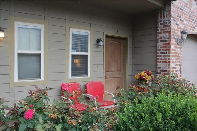 Photo - 3998 Rochester Cir Townhome