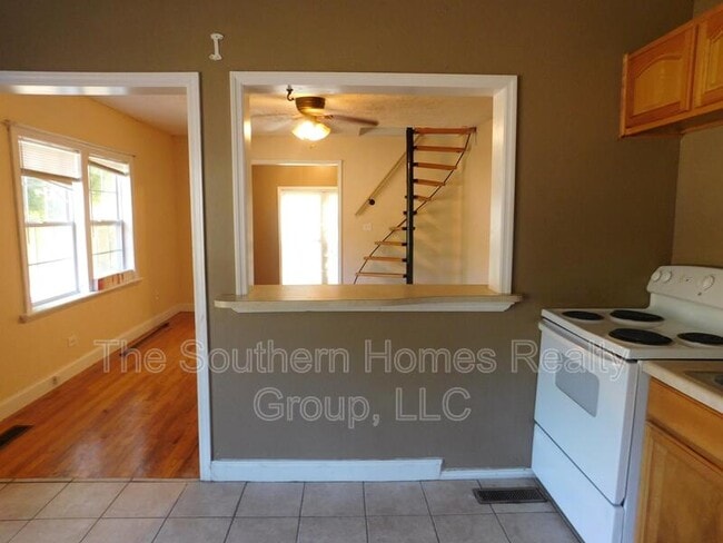 Photo - 706 Burn Rd