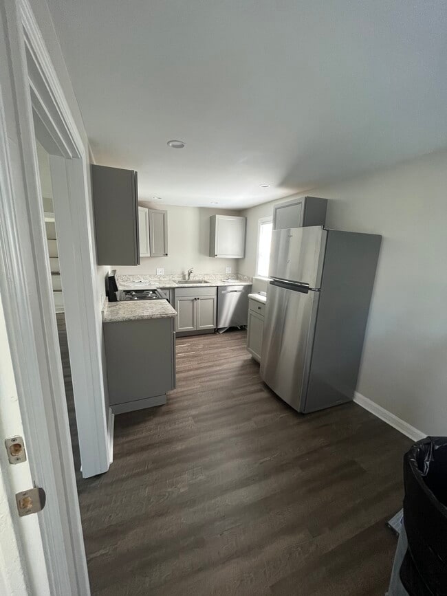 Kitchen - 24730 Lake Shore Blvd Unit Upstairs