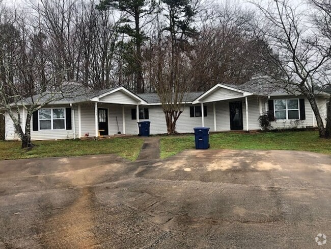 Building Photo - Oconee County Duplex! Rental