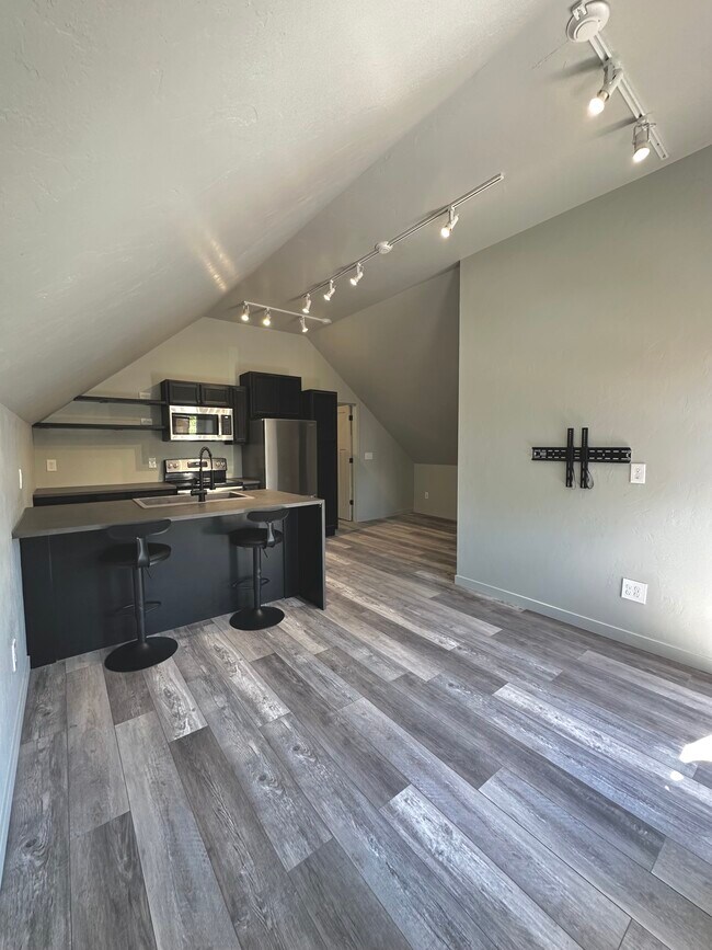 1413 Wabash Ave Unit 2