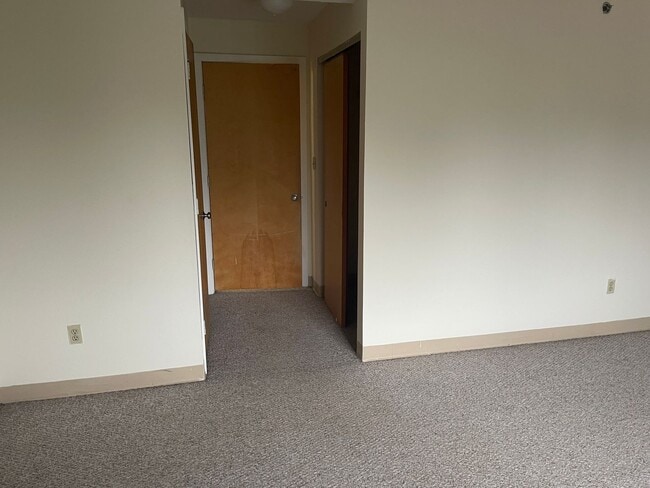 Photo - DUPLEX TOWN HOUSE W 2 PORCHES , DECK, POOL, LAUNDRY IN UNIT CENTRAL AC Have a look!!!