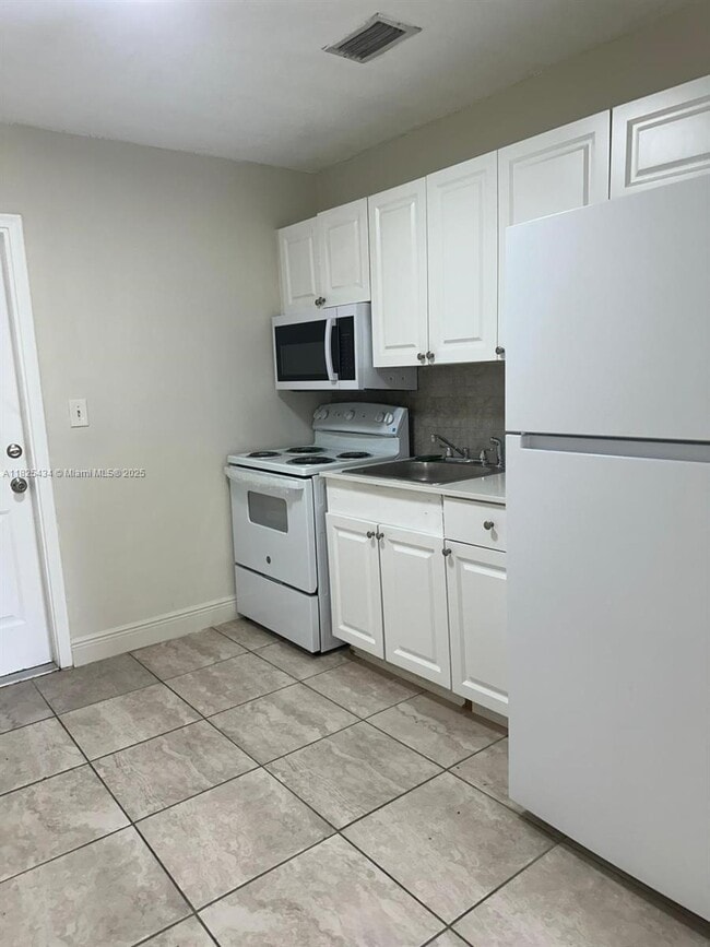 Photo - 4141 SW 20th St Apartamento Unidad 3