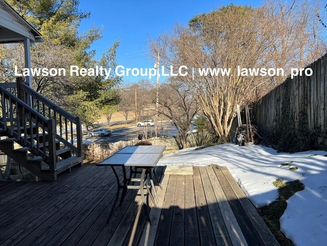 Photo - Heart of Grandin Court- Location, Location, Location!