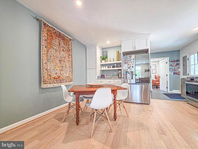 Photo - 302 E Custis Ave