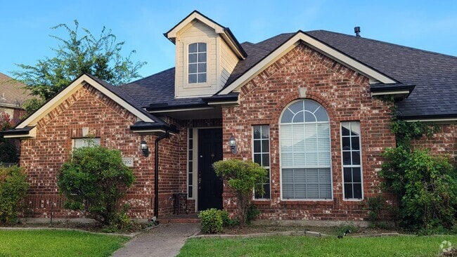 Building Photo - 2102 Mapleview Dr Rental