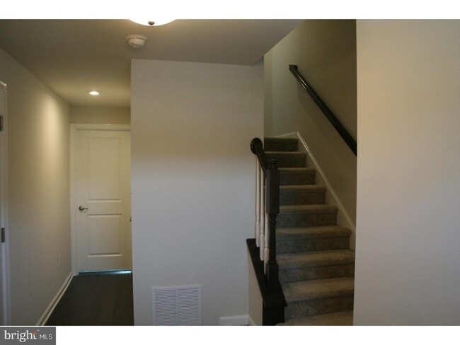 Photo - 118 Meridian Ln