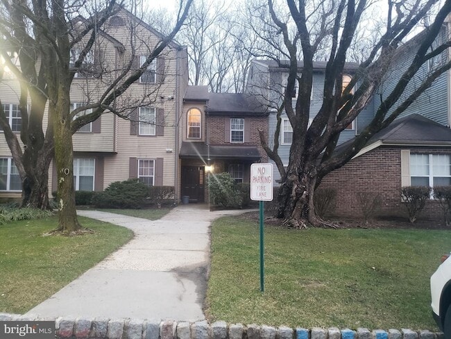 Building Photo - 6062 Cedar Ct Unit 6062