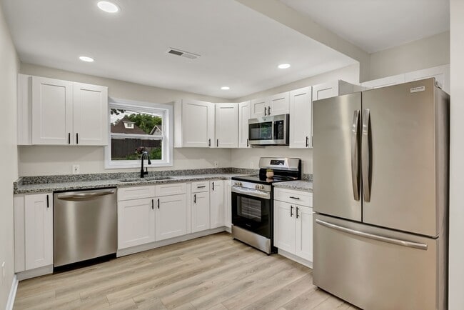 Photo - 411 E Springdale Ave